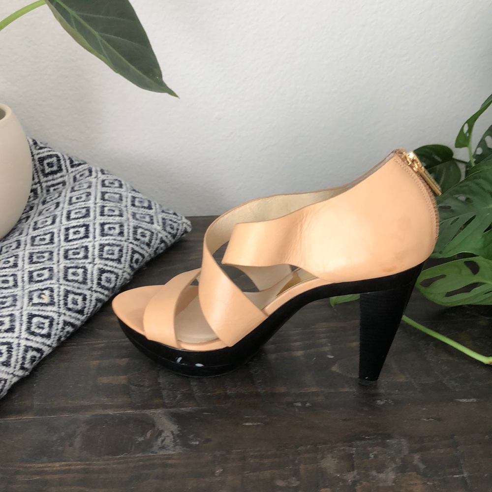 Michael Kors  Tan/Black Platform Heels - Picture 6 of 8